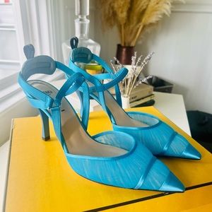 💕RARE BNIB Fendi Colibri Heels 💕